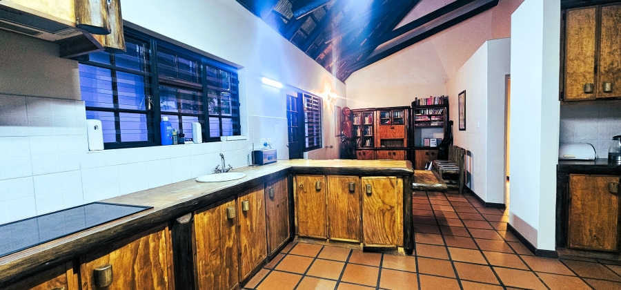 5 Bedroom Property for Sale in Myburgh Park Western Cape